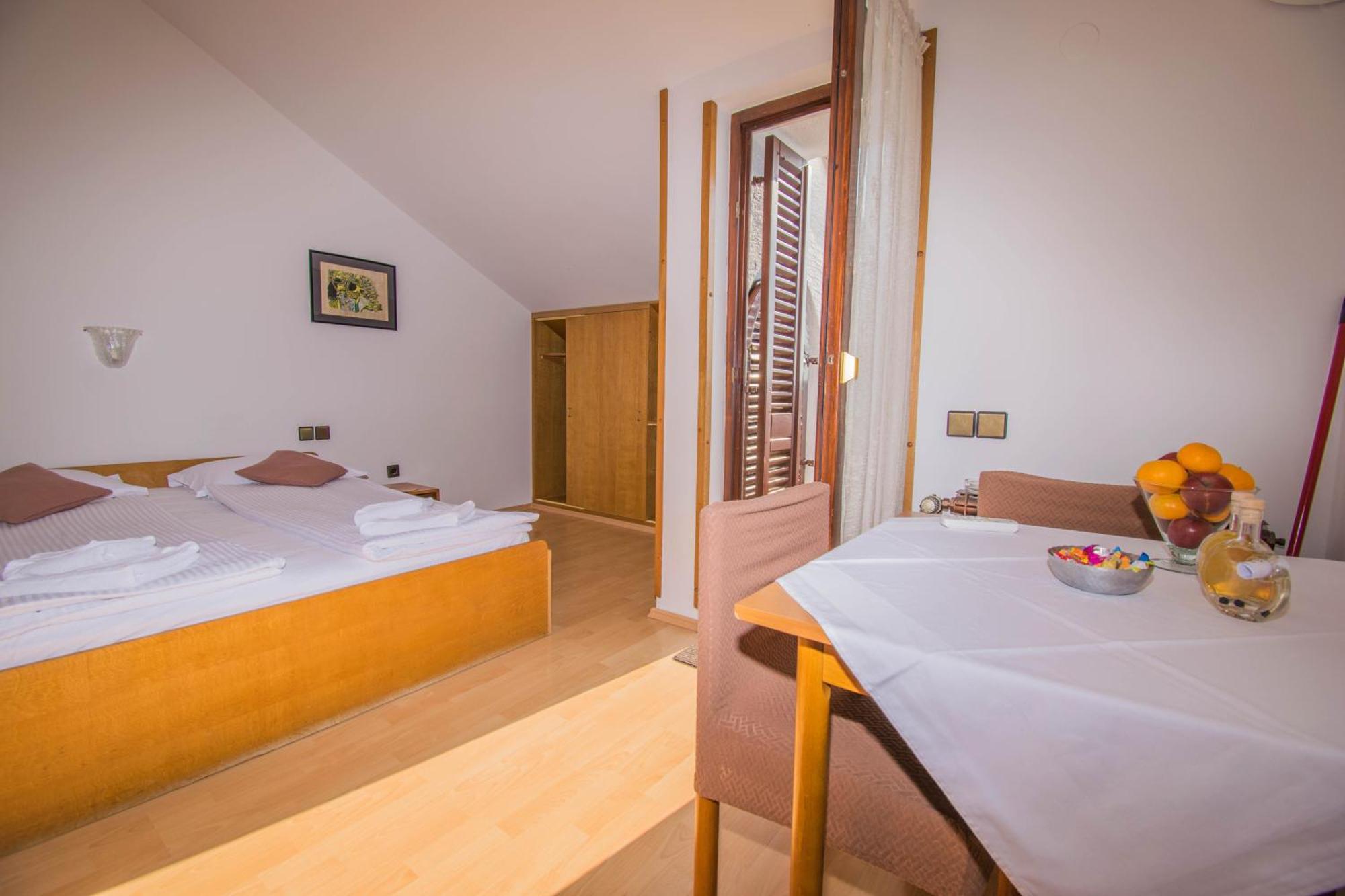 Apartments Punta & Vista In Krk Krk Town Extérieur photo